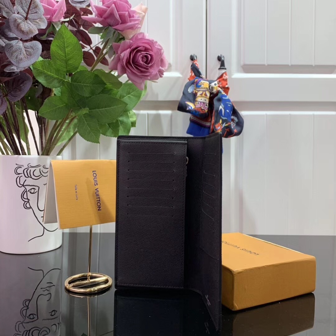 LV BERAZZA wallet M67823