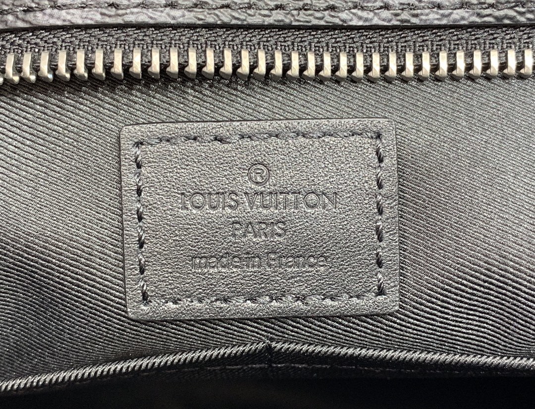 LV BESACE ZIPPEE BAG M45216