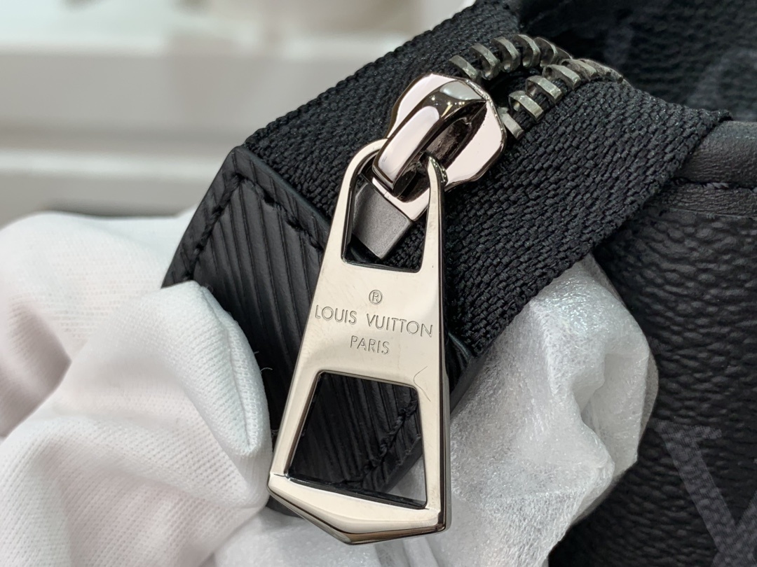 LV BESACE ZIPPEE BAG M45216