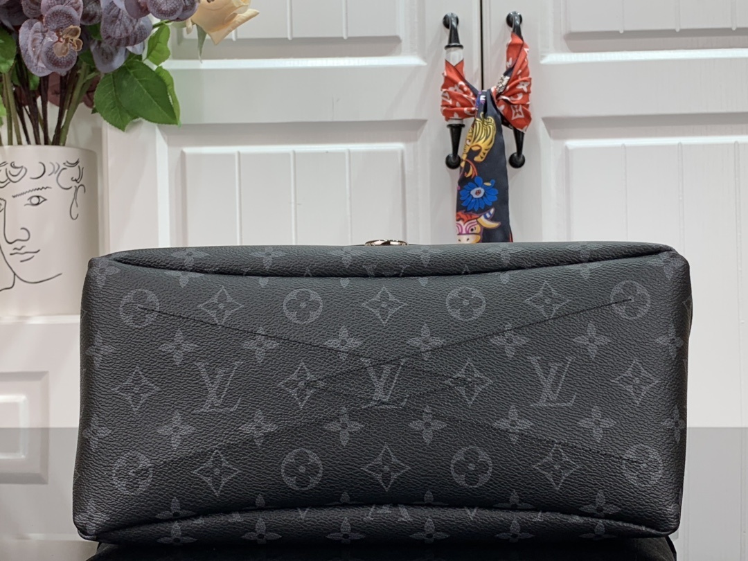 LV BESACE ZIPPEE BAG M45216