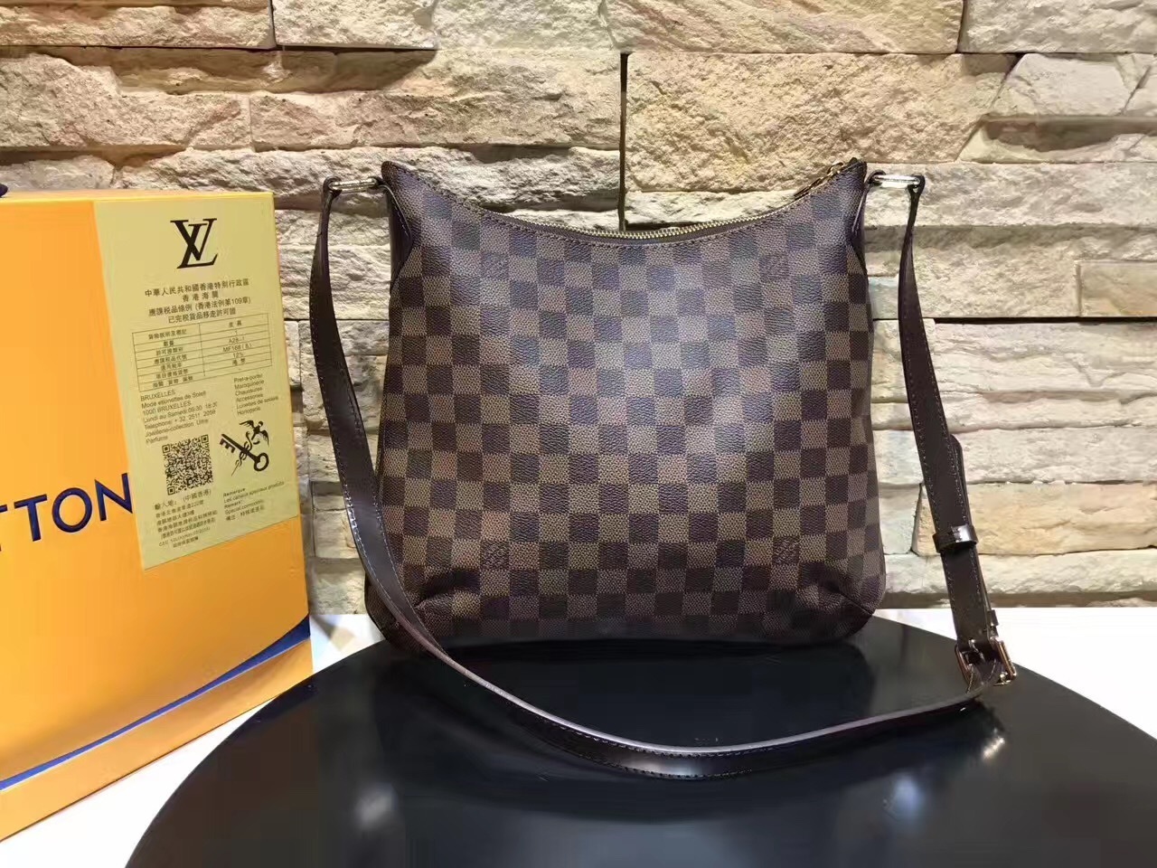 LV BLOOMSBURY BAG N42251
