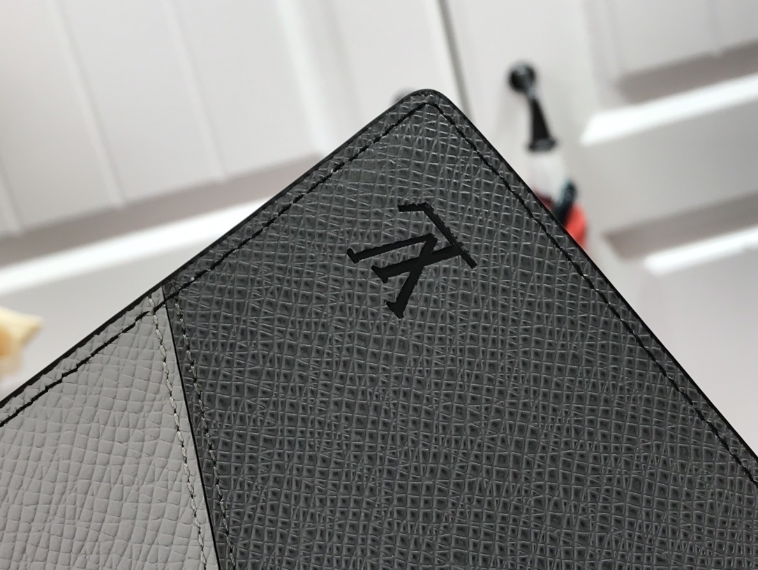 LV BRAZZA wallet M30713 