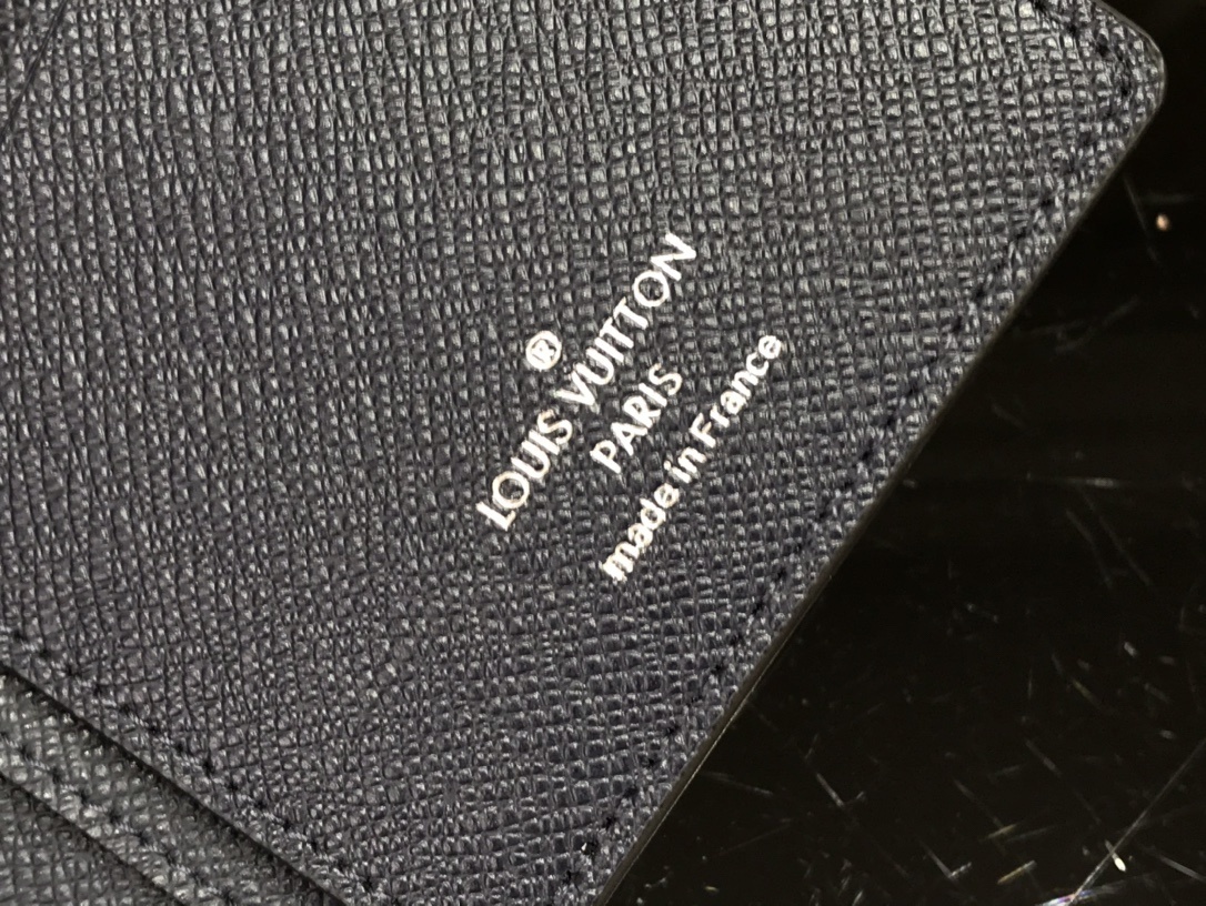 LV BRAZZA wallet M30713 