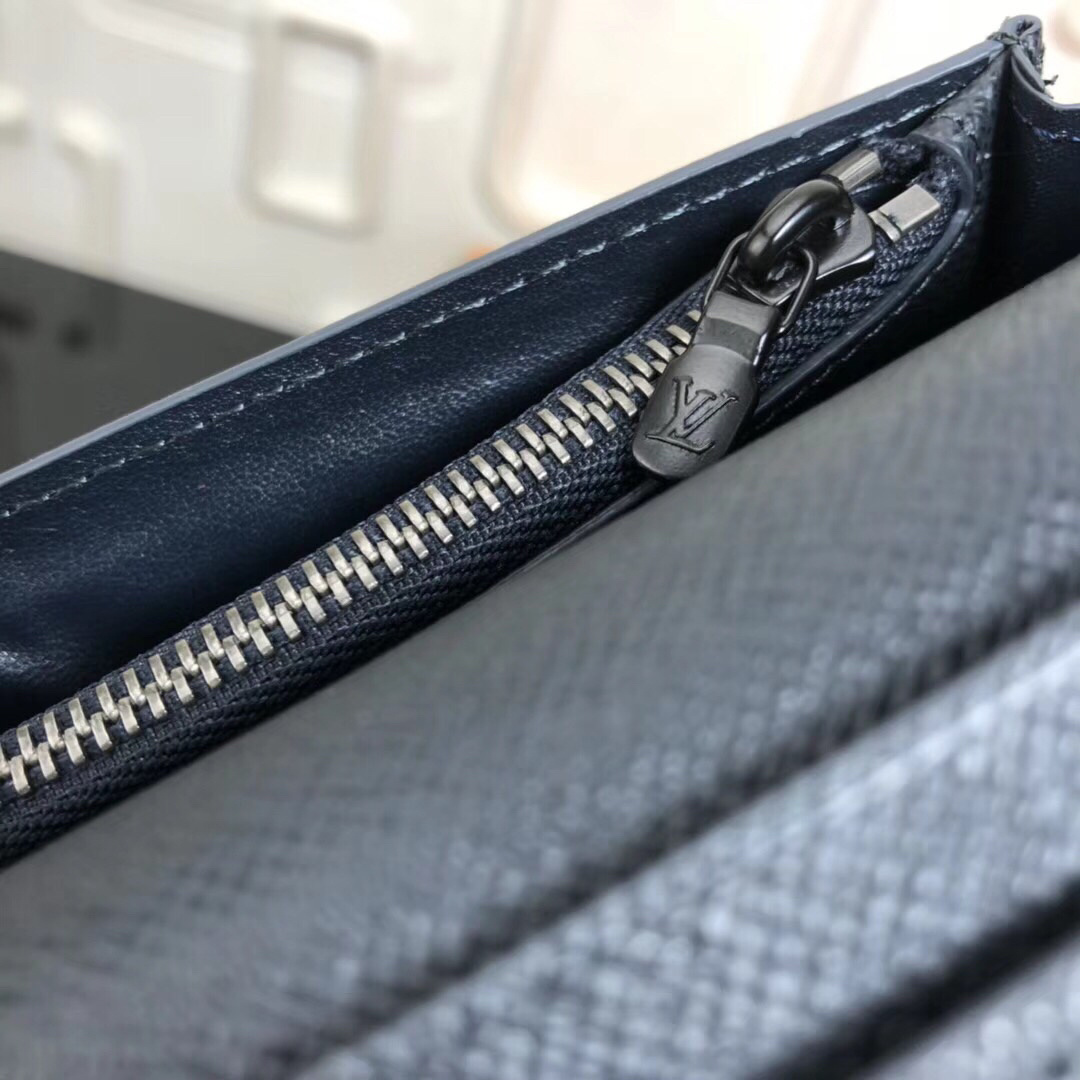 LV Brazza wallet M62893