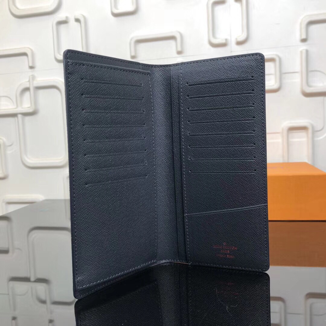 LV Brazza wallet M62893