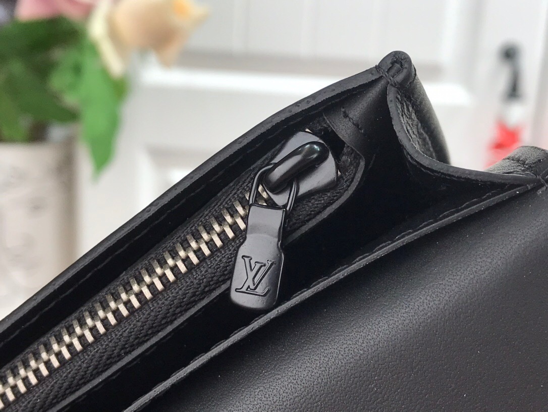 LV BRAZZA wallet M62900