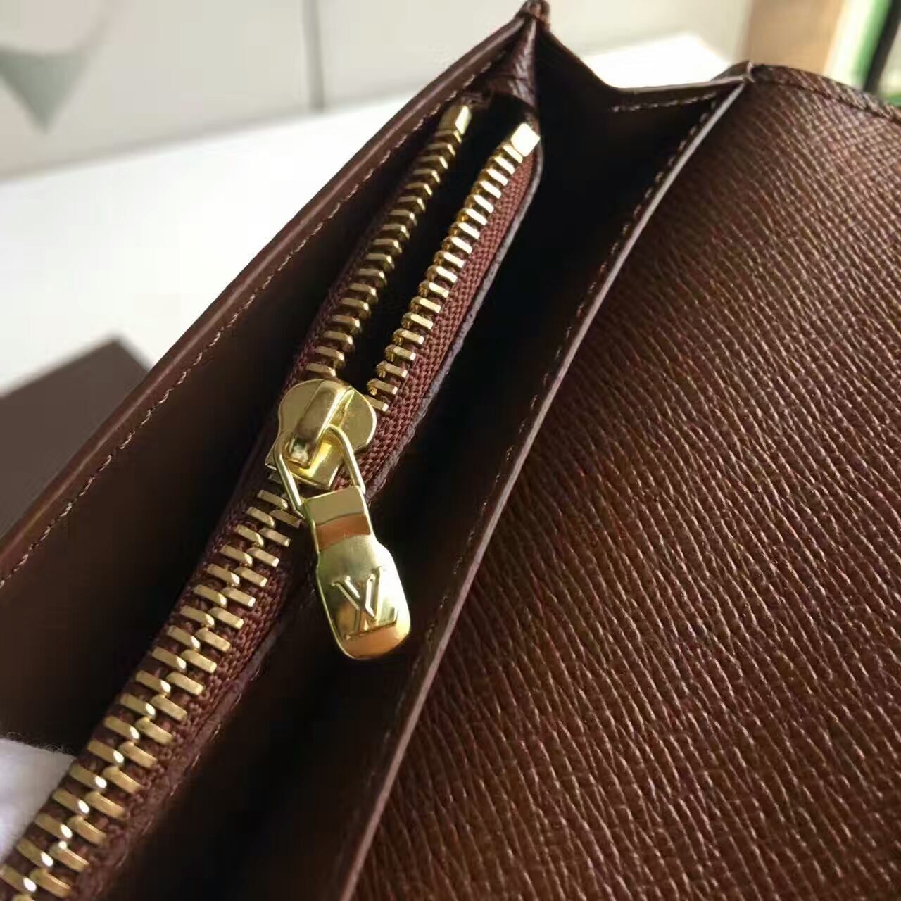 LV Brazza wallet M66540