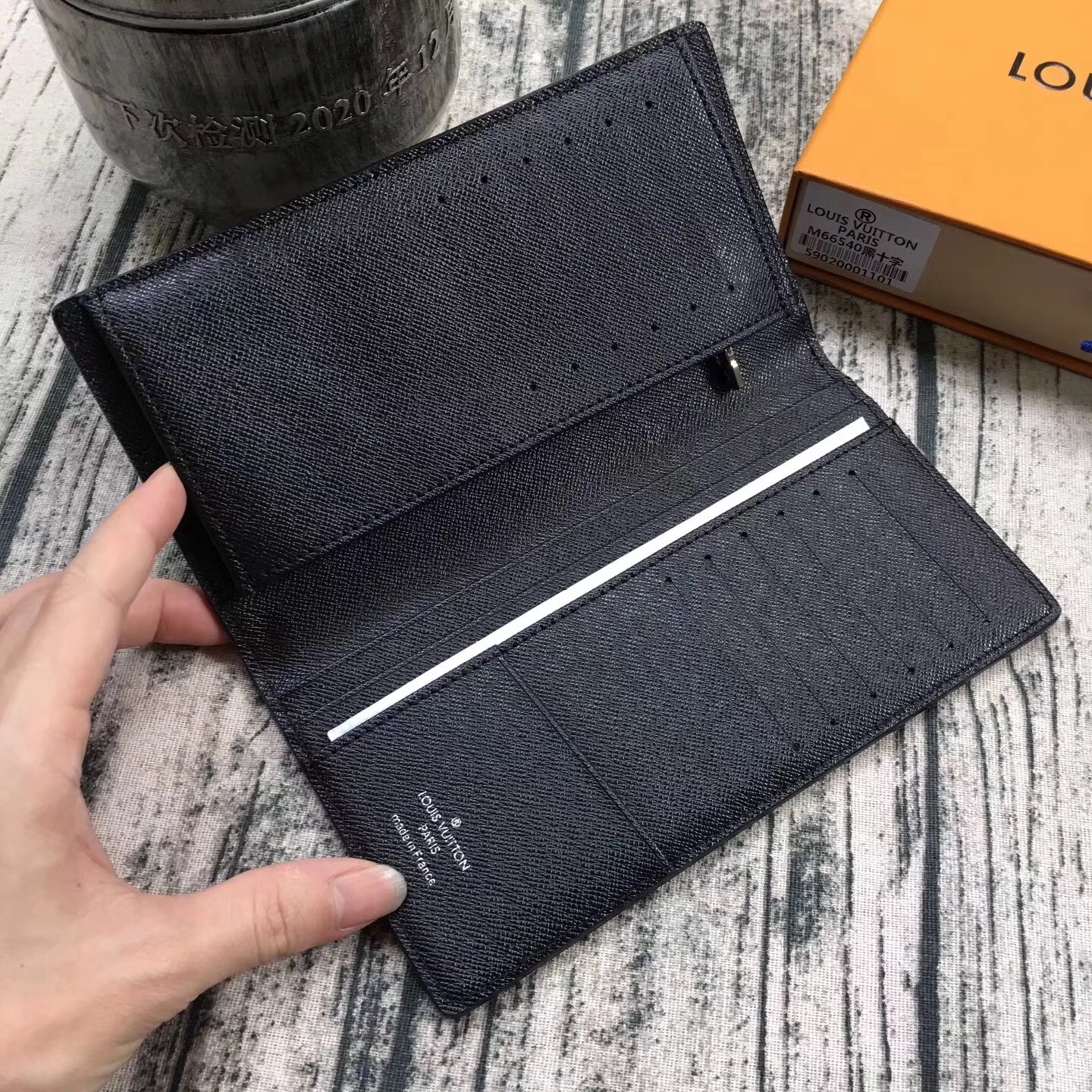 LV Brazza wallet M66540