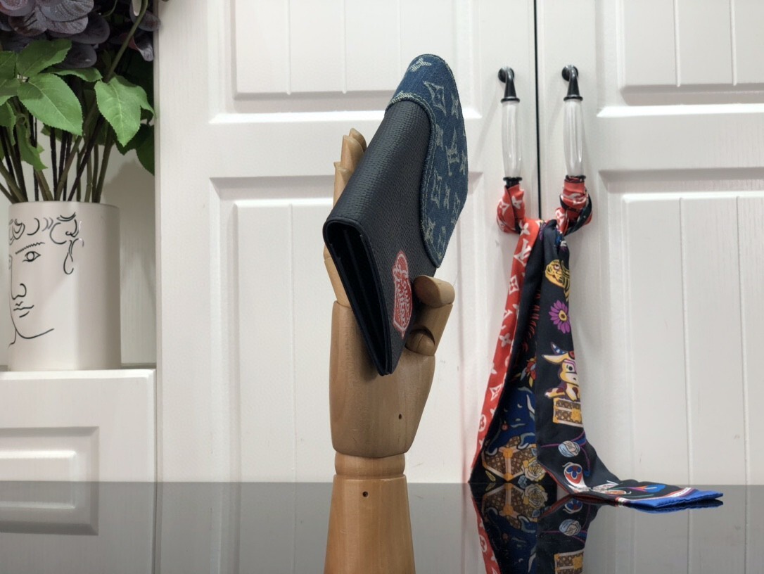 LV BRAZZA wallet M66540HL 