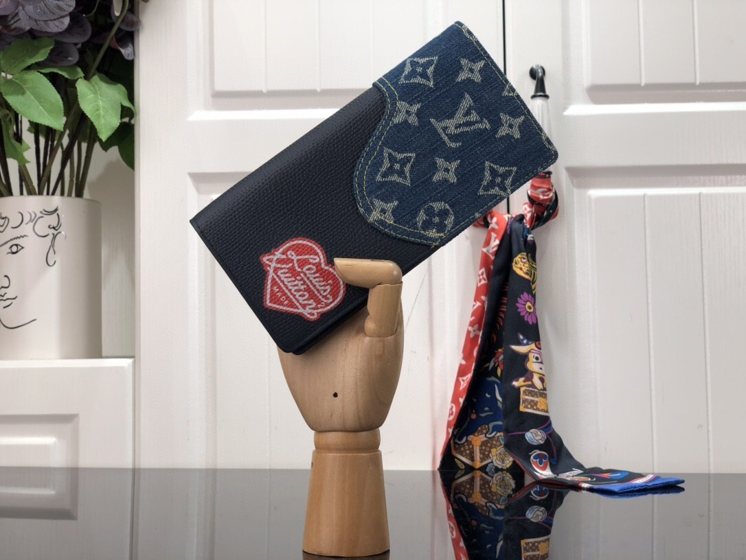 LV BRAZZA wallet M66540HL 