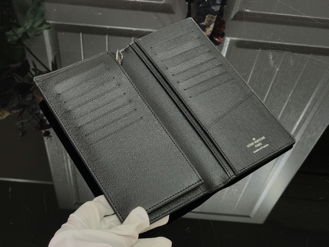 LV BRAZZA wallet M80019