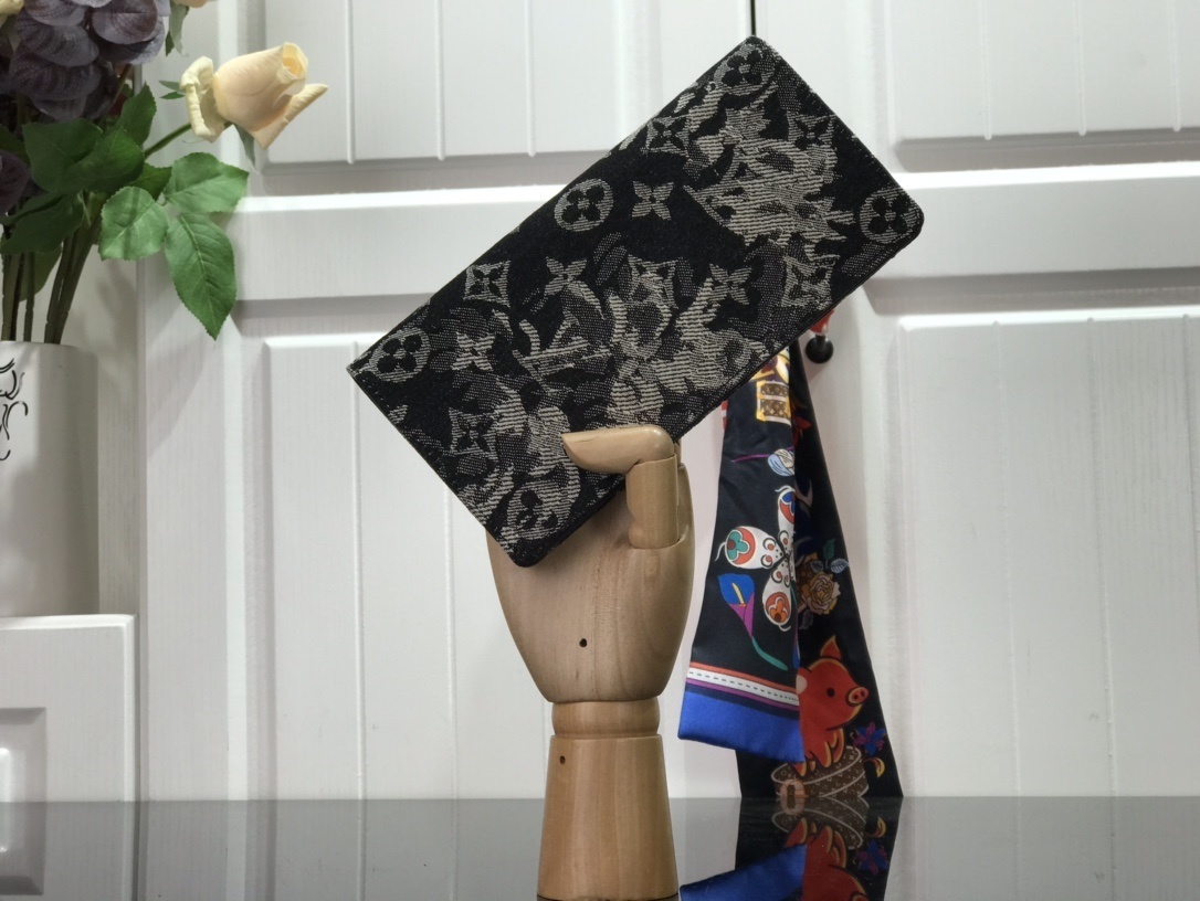 LV BRAZZA wallet M80019CX