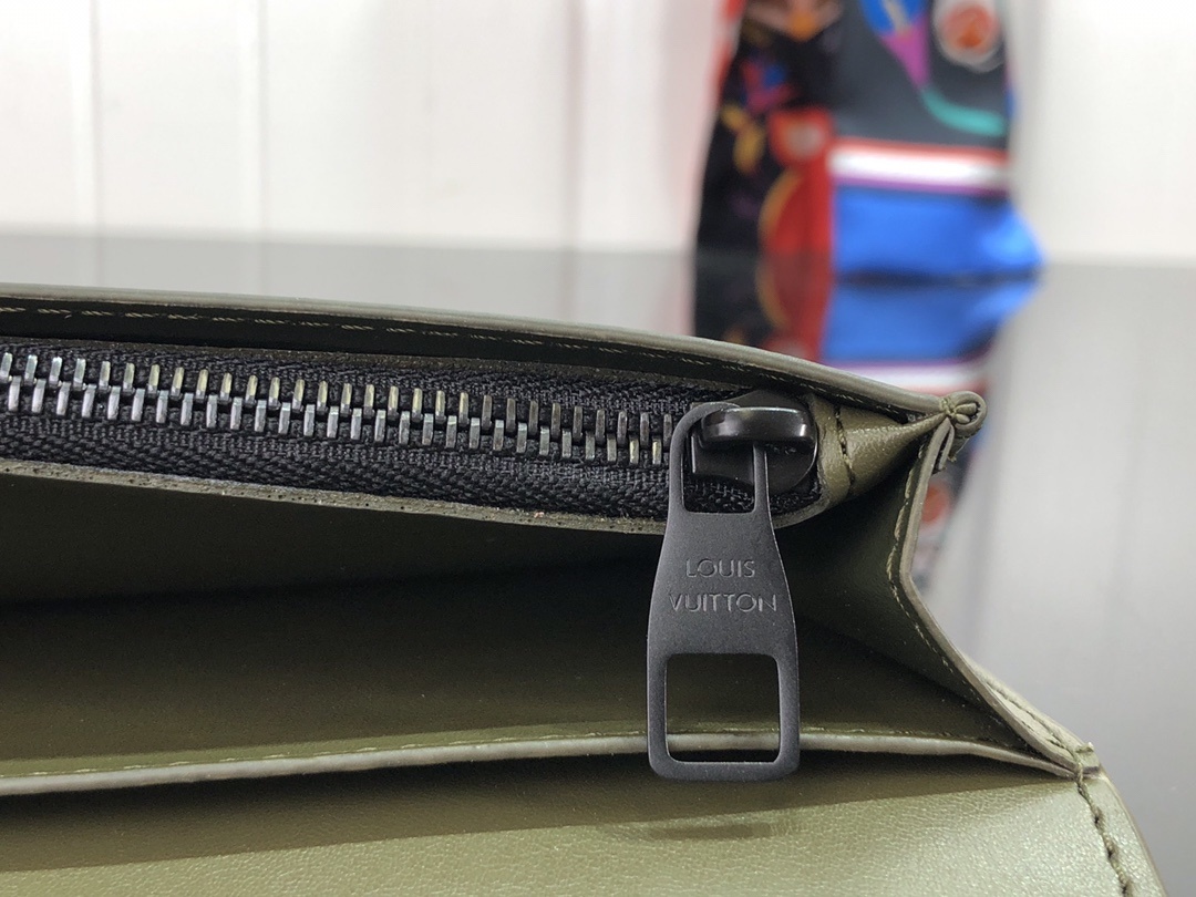 LV BRAZZA wallet M80503SZ