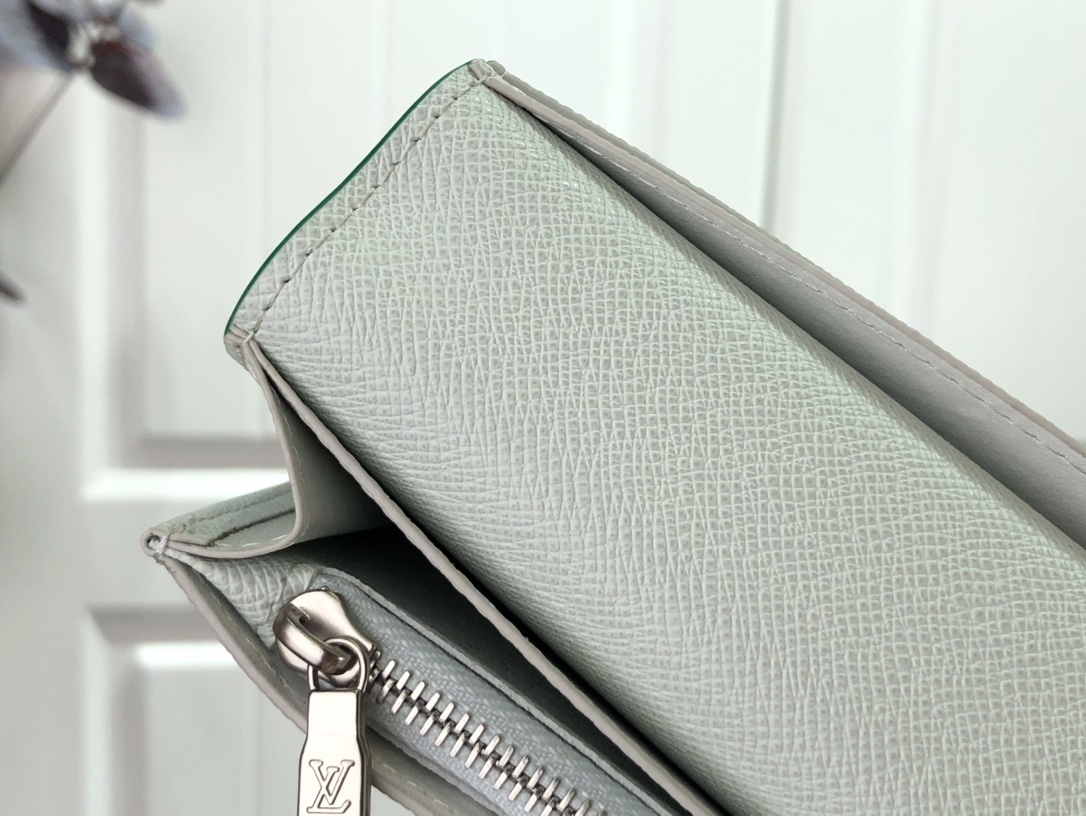 LV BRAZZA wallet M80801 