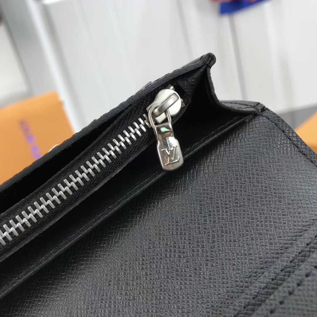 LV BRAZZAwallet M67910HL