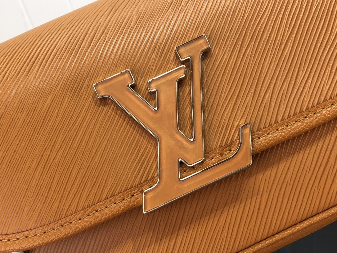 LV BUCI BAG M59386