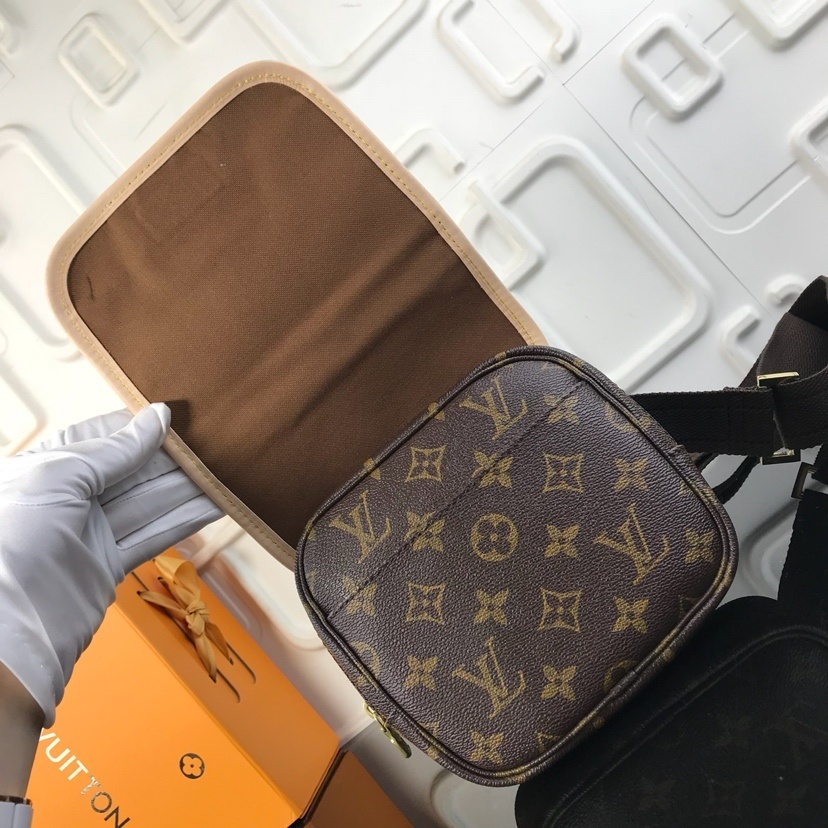 LV BUMBAG M40108 