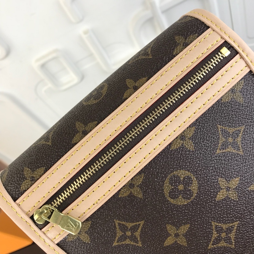 LV BUMBAG M40108 