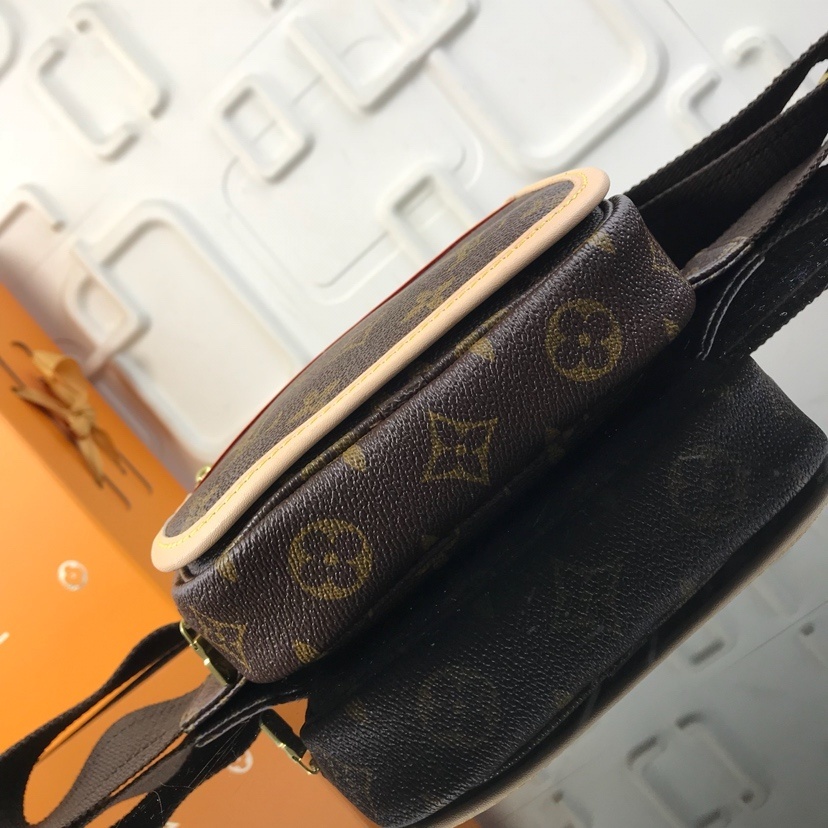 LV BUMBAG M40108 