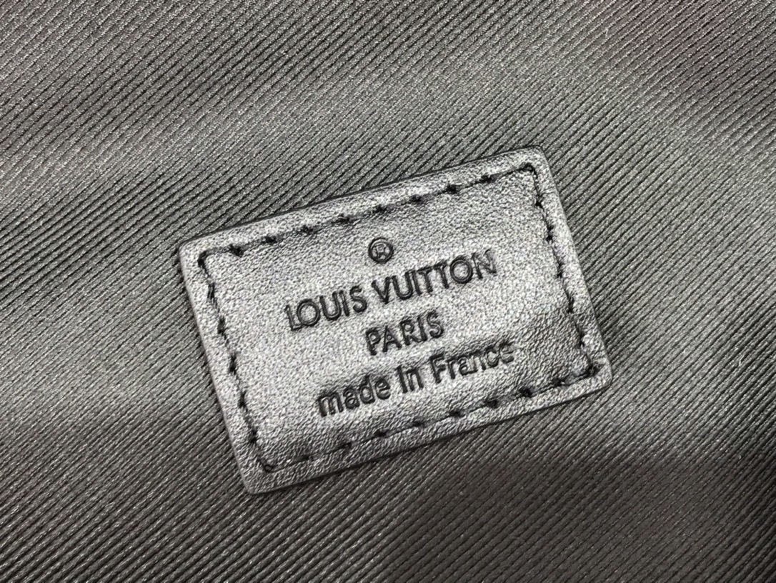 LV Bumbag m44388U