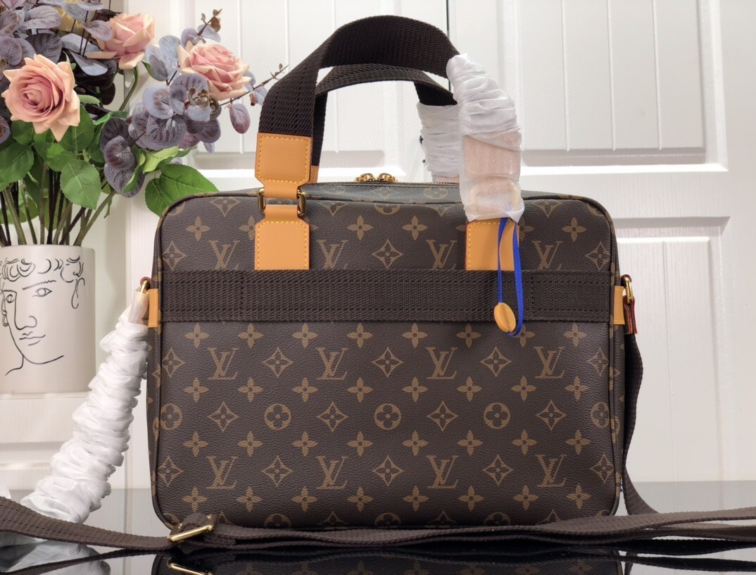LV BUSINESS BAG M40043