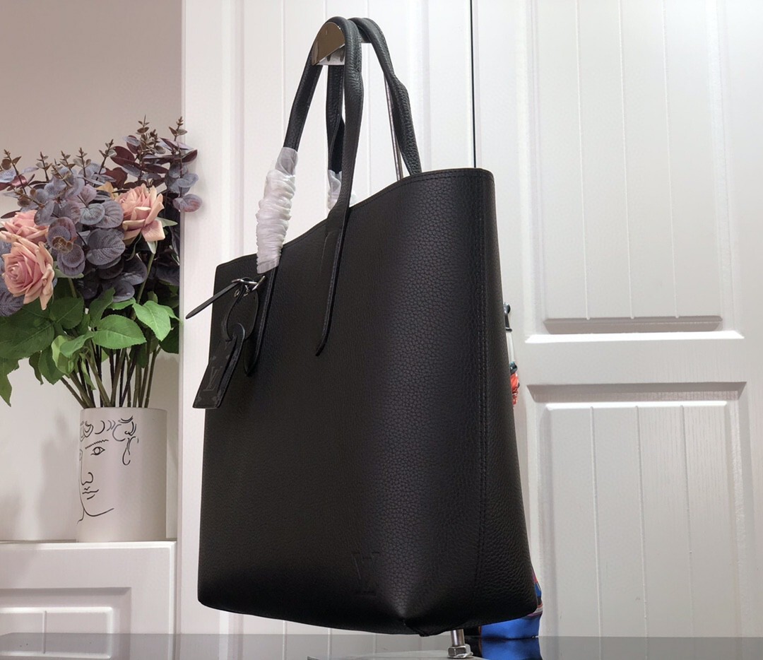 LV CABAS VOYAGE M52817