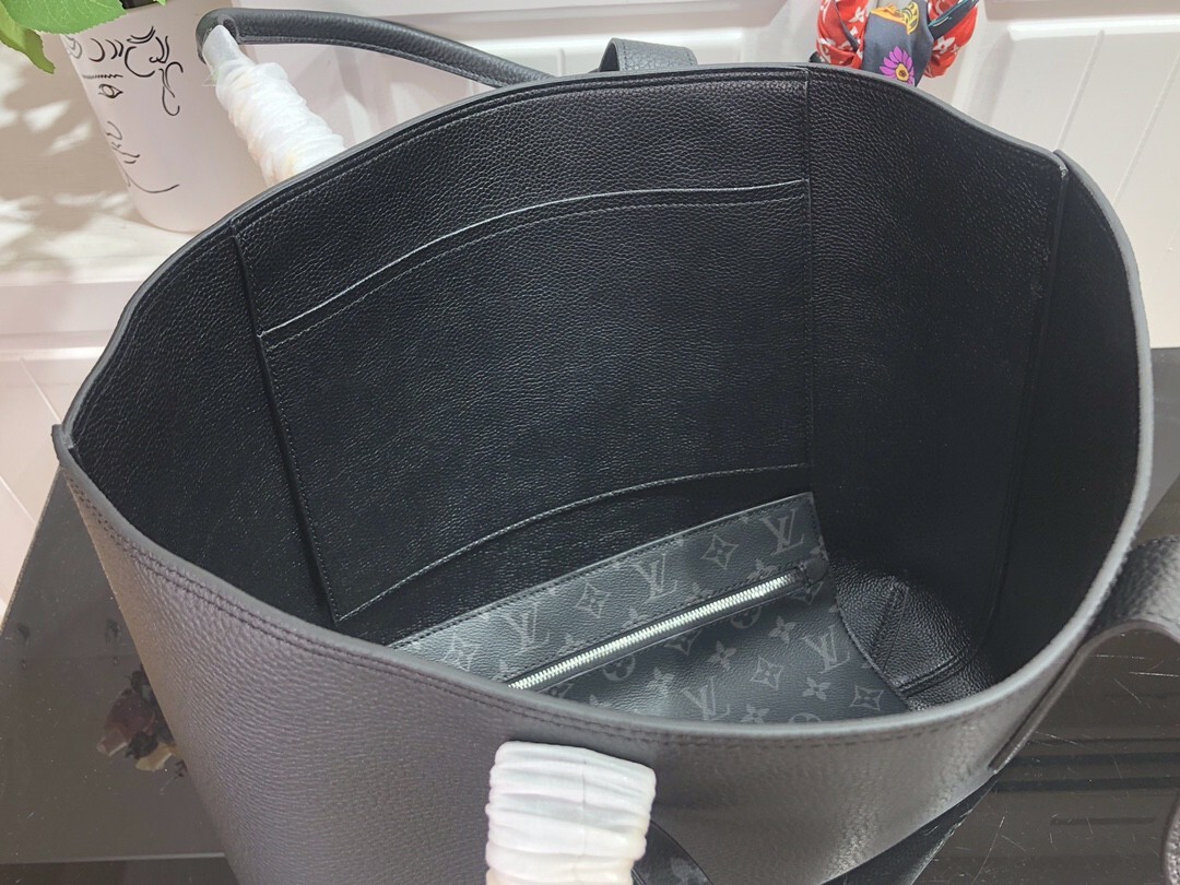 LV CABAS VOYAGE M52817