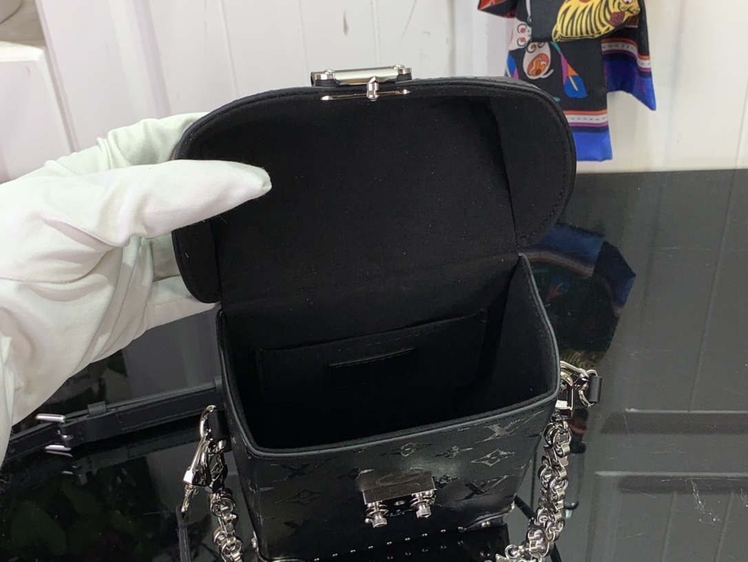 LV CAMERA BOX m11269