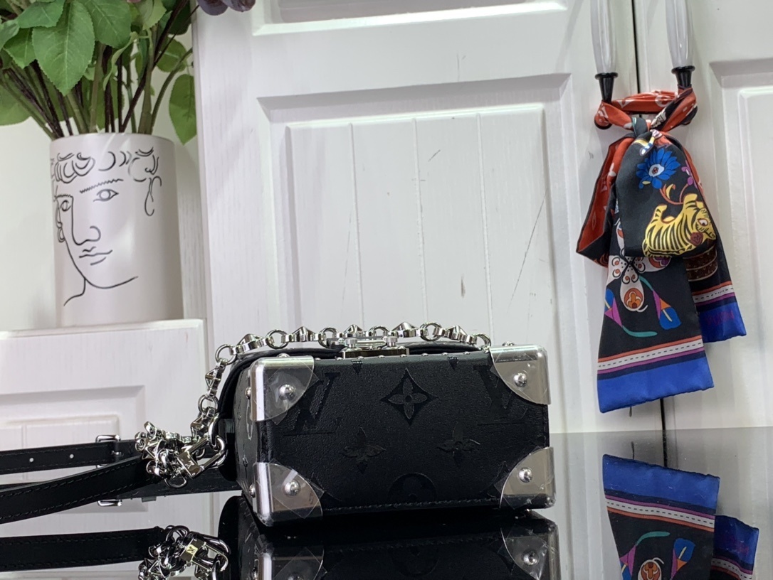 LV CAMERA BOX m11269