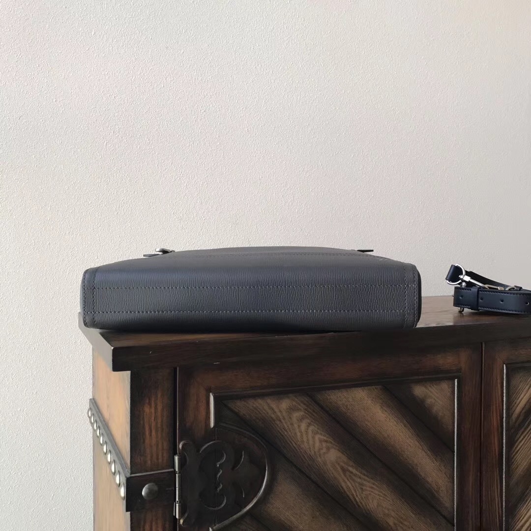 LV CANYON Briefcase M51591