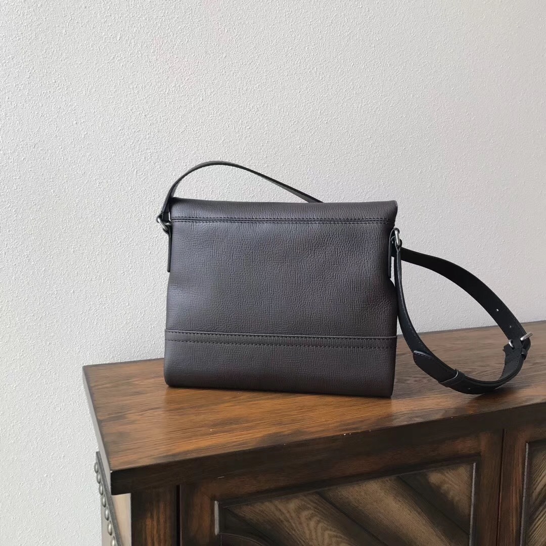 LV CANYON Message bag M54963