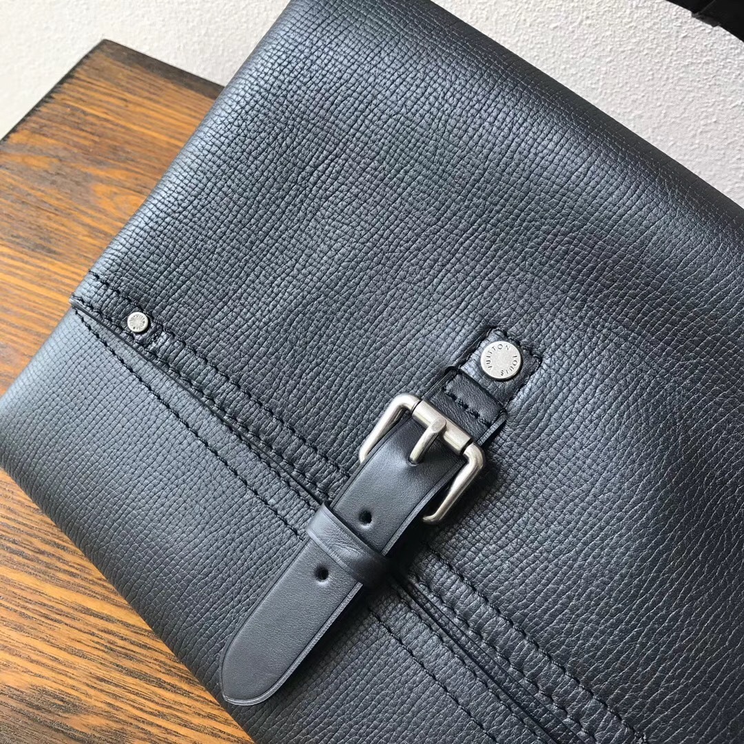 LV CANYON Message bag M54963
