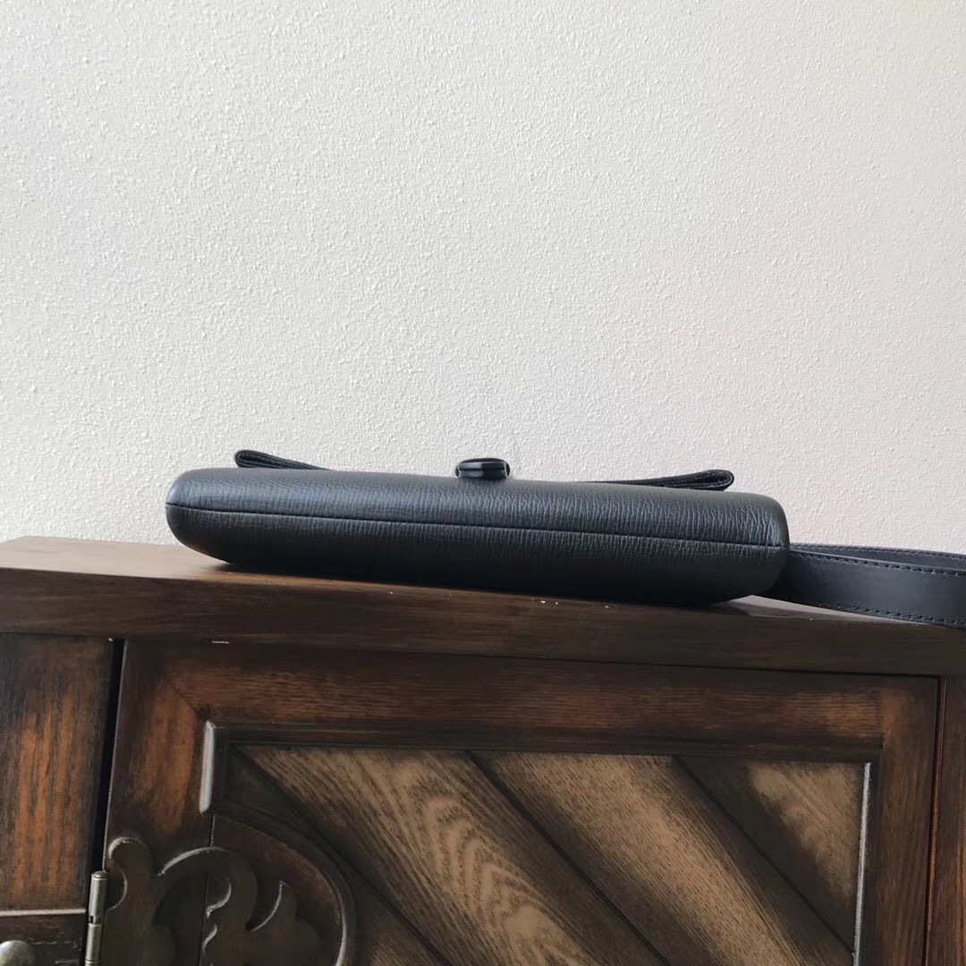 LV CANYON Message bag M54963