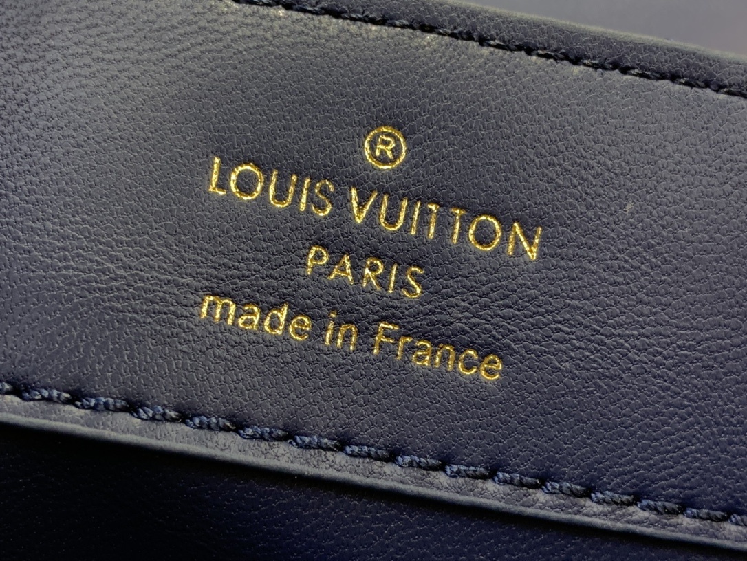 LV Capucines bb m25283