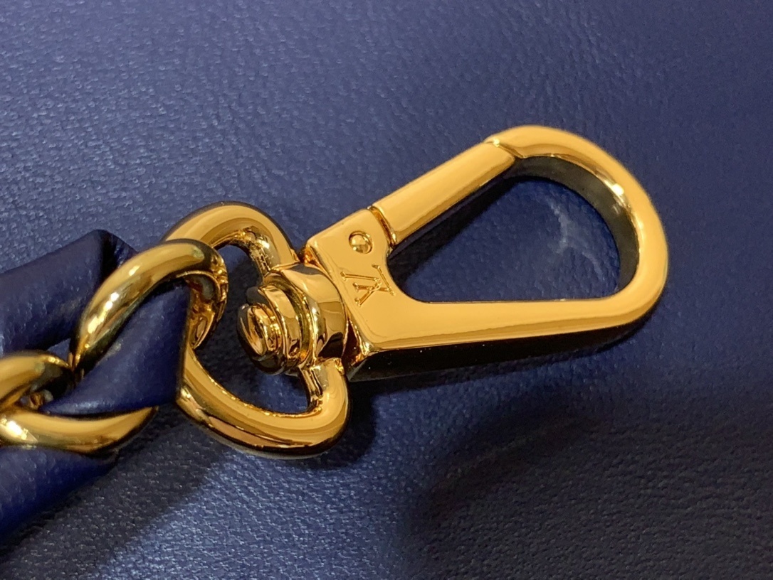 LV Capucines bb m25283