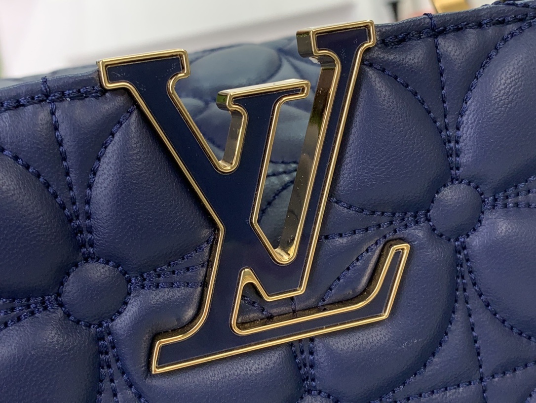 LV Capucines bb m25283