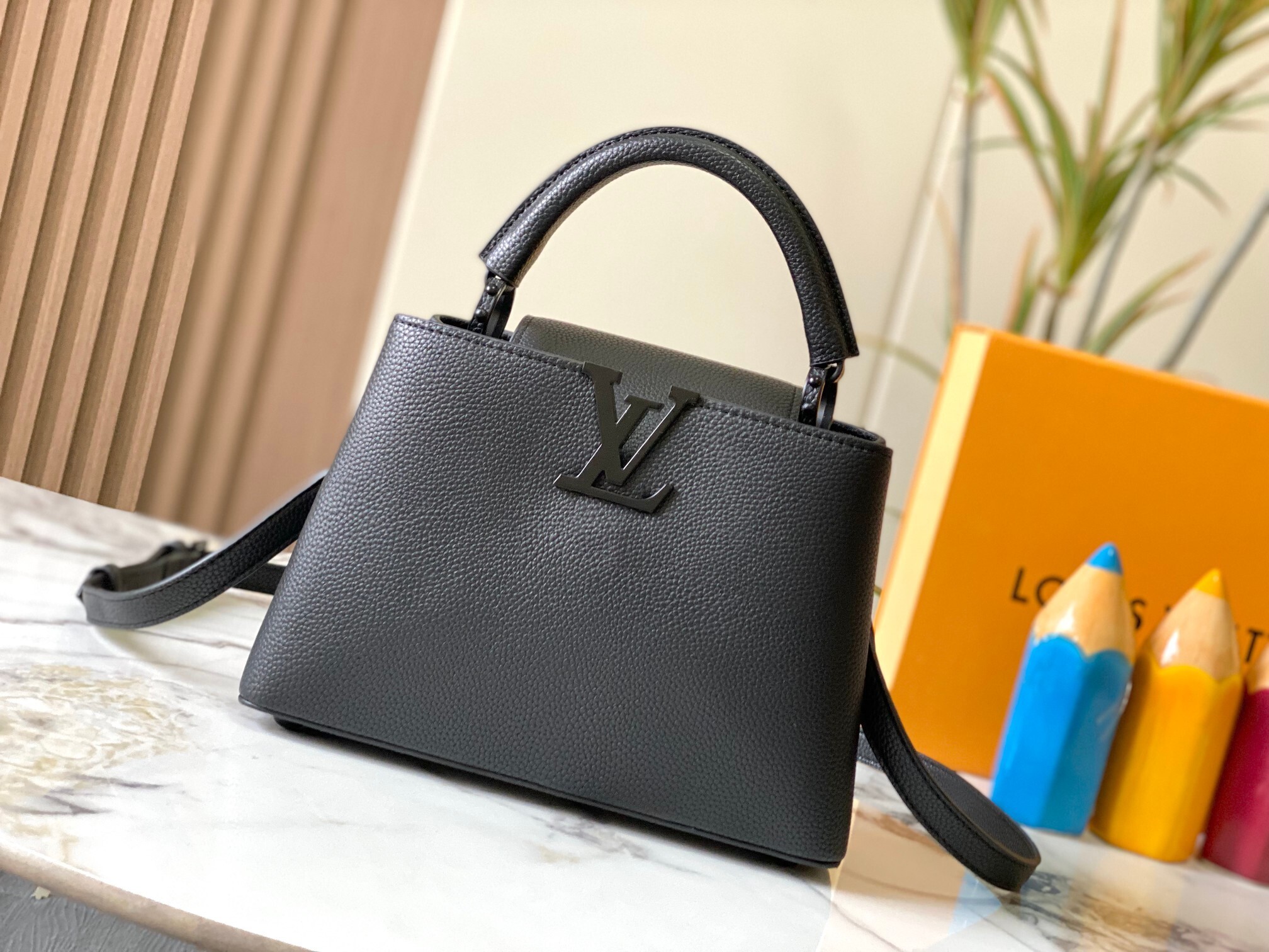 LV Capucines 4106A1 
