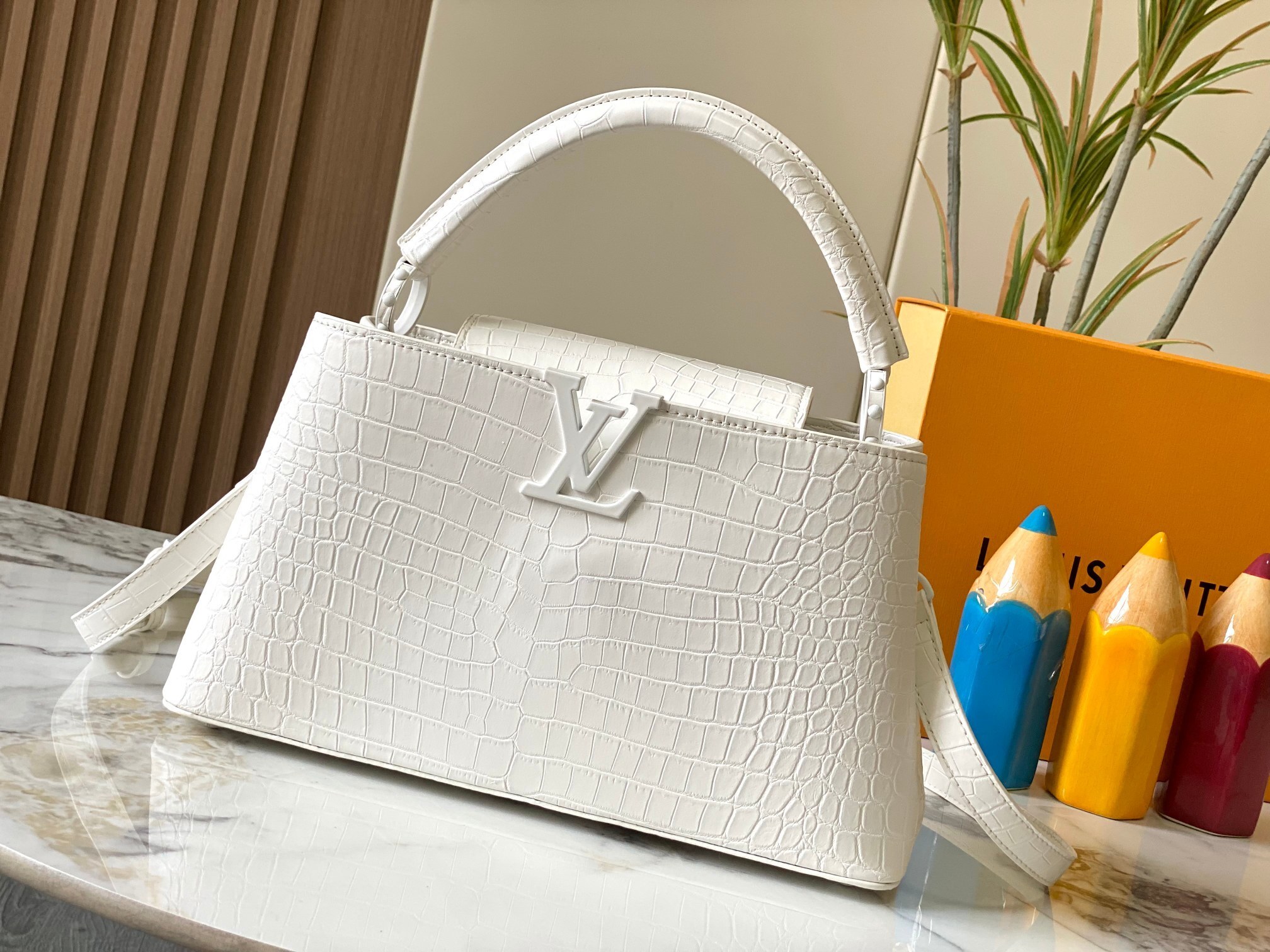 LV Capucines 4106A1 