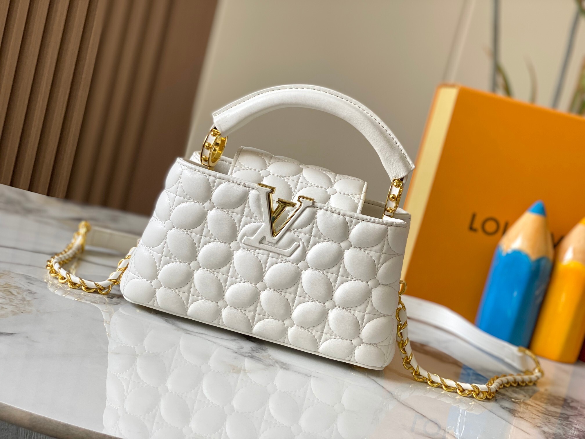 LV Capucines 4106A1 