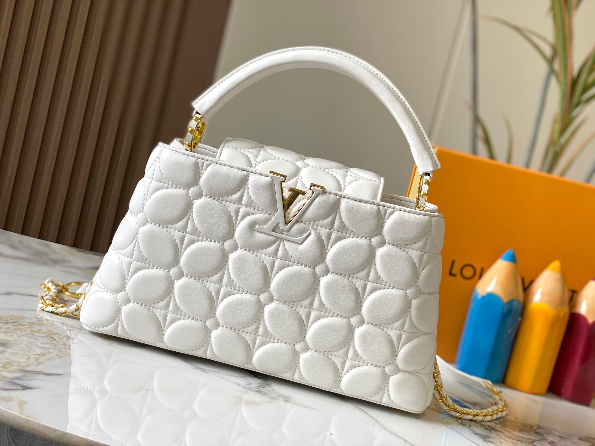 LV Capucines 4106A1 