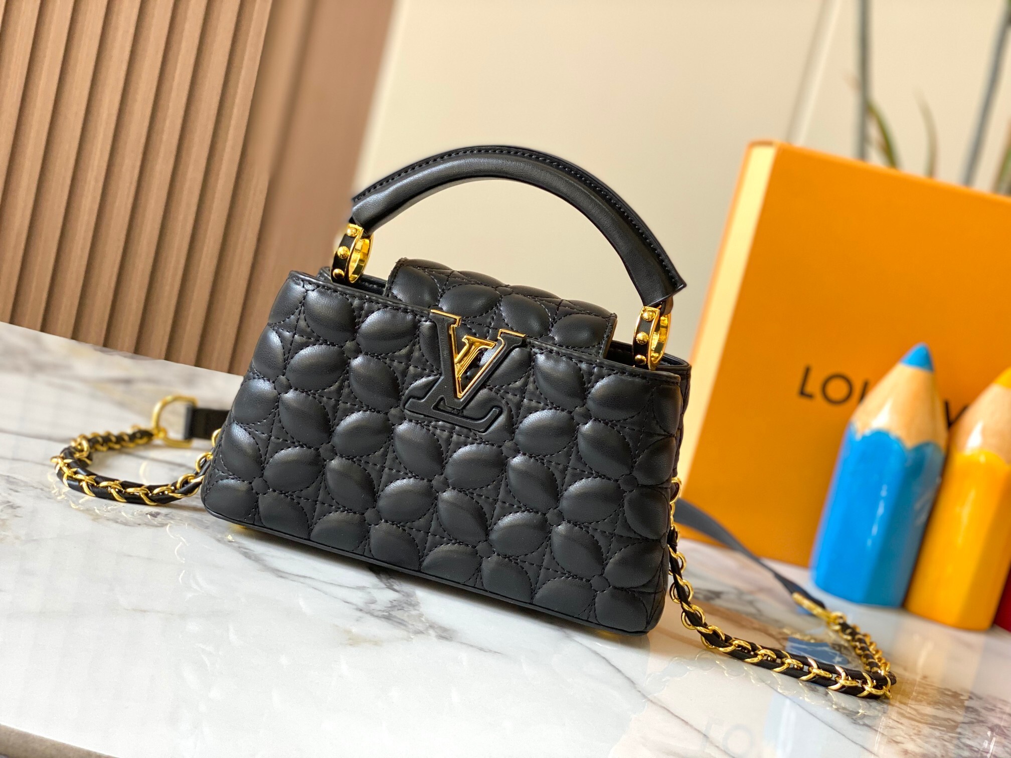LV Capucines 4106A1 