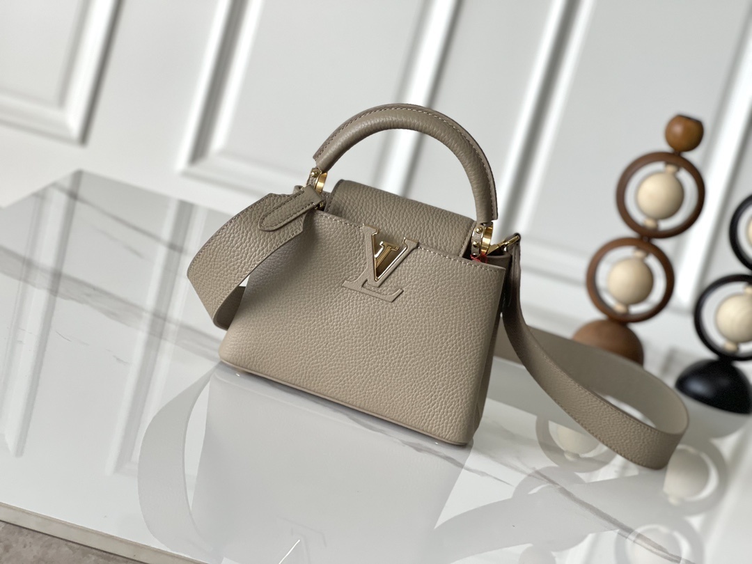 LV Capucines 4106A1 