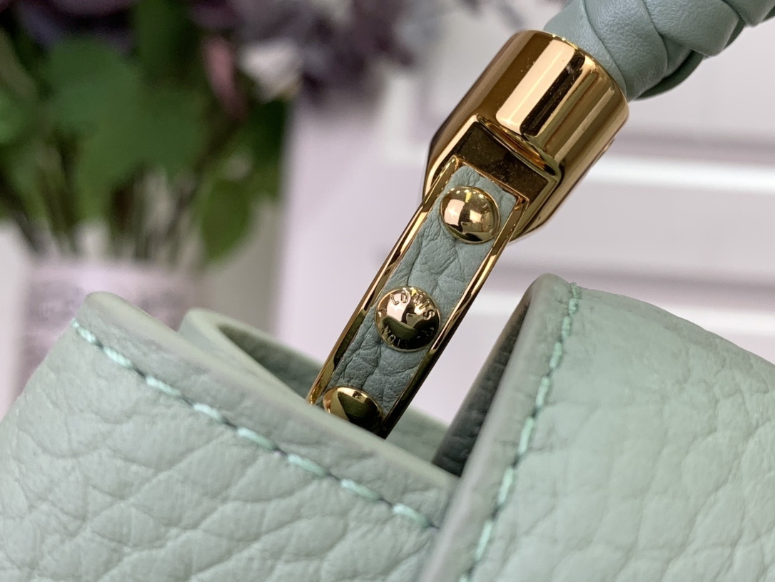 LV CAPUCINES bb m15157 