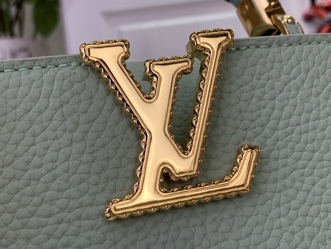 LV CAPUCINES bb m15157 