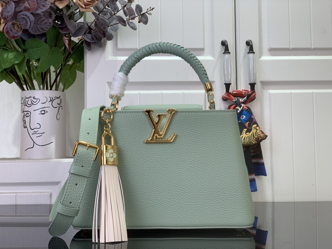 LV CAPUCINES bb m15157 