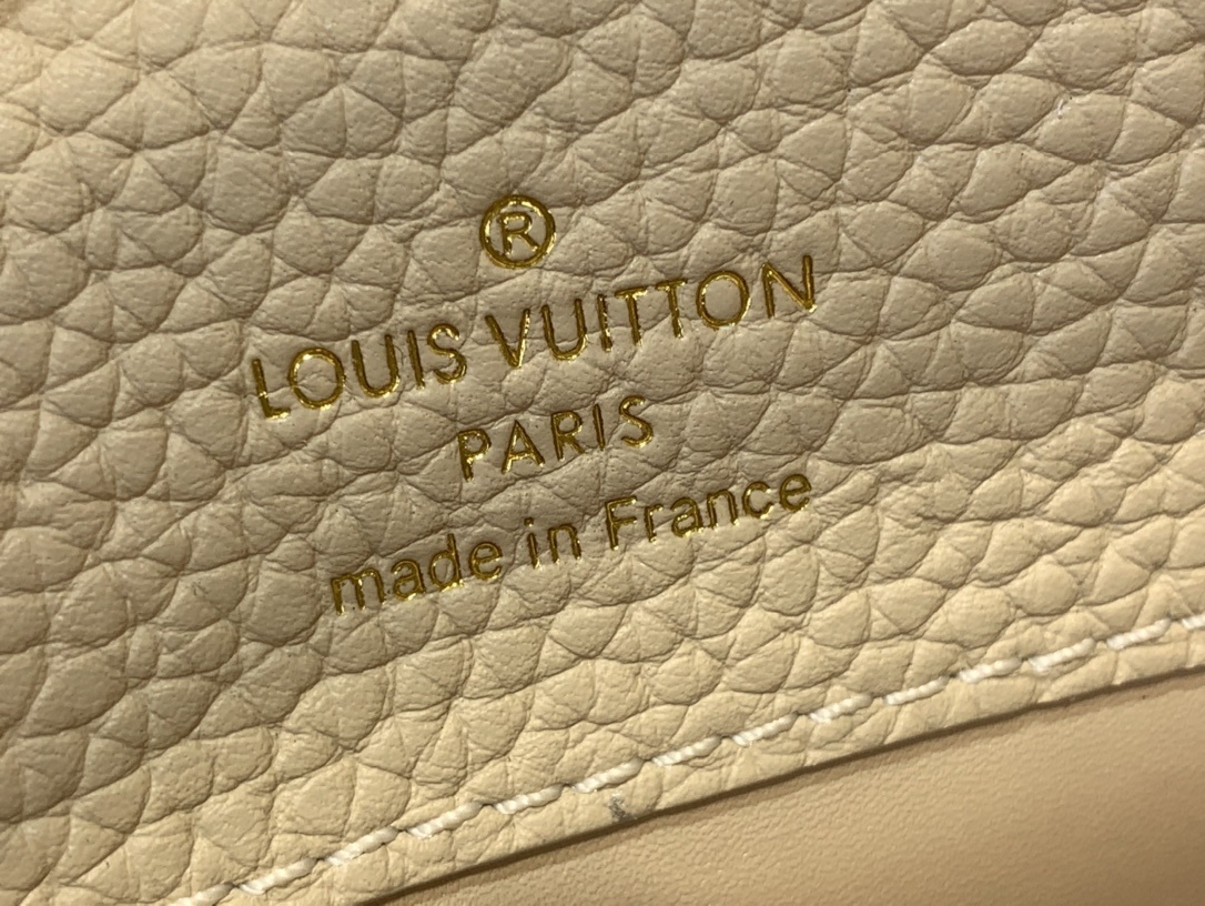 LV CAPUCINES BB m25461