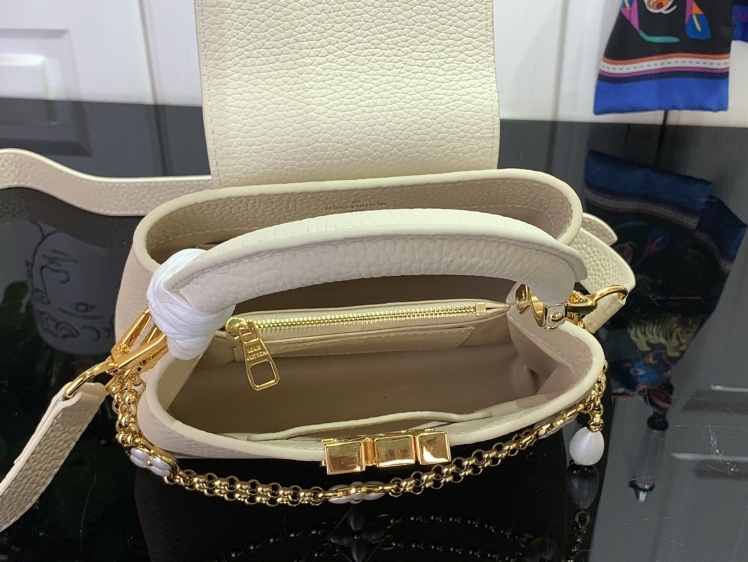 LV CAPUCINES BB m25461