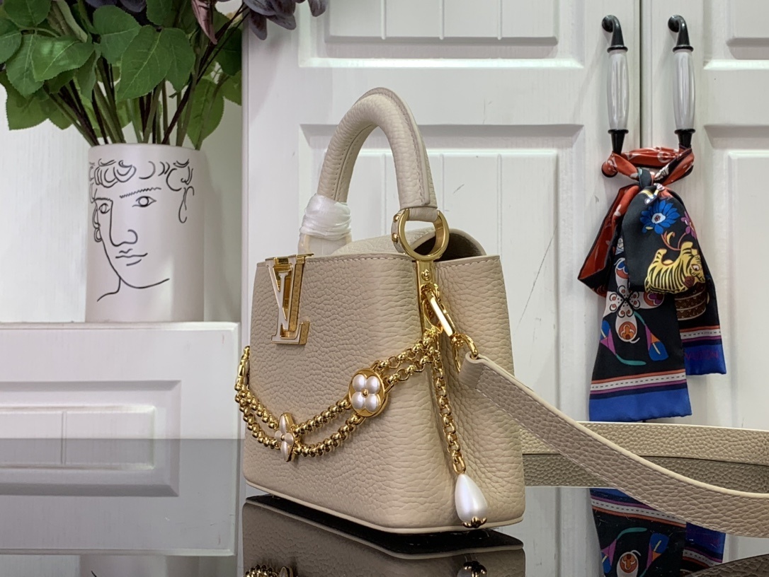 LV CAPUCINES BB m25461