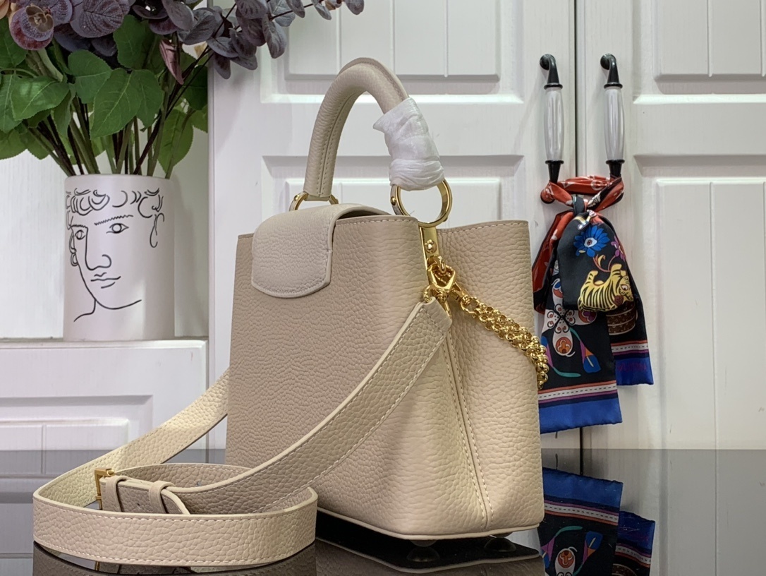 LV CAPUCINES BB m25461