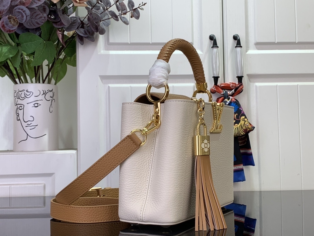 LV CAPUCINES BB m25466